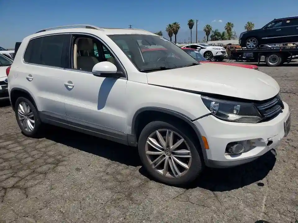 WVGAV7AX8CW530532 2012 VOLKSWAGEN TIGUAN-3