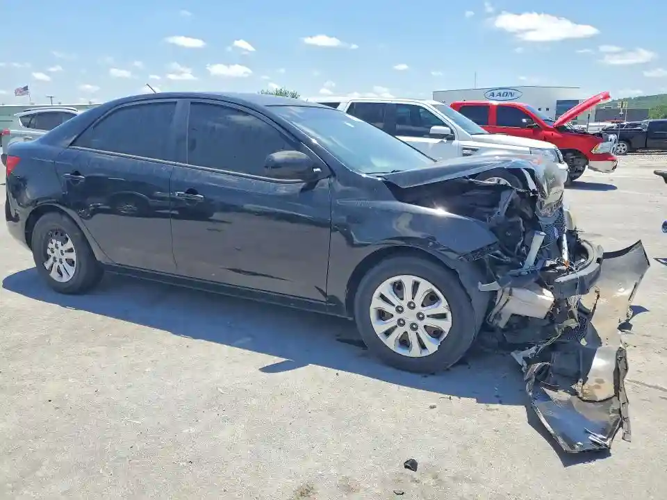 KNAFT4A21D5708885 2013 KIA FORTE-3