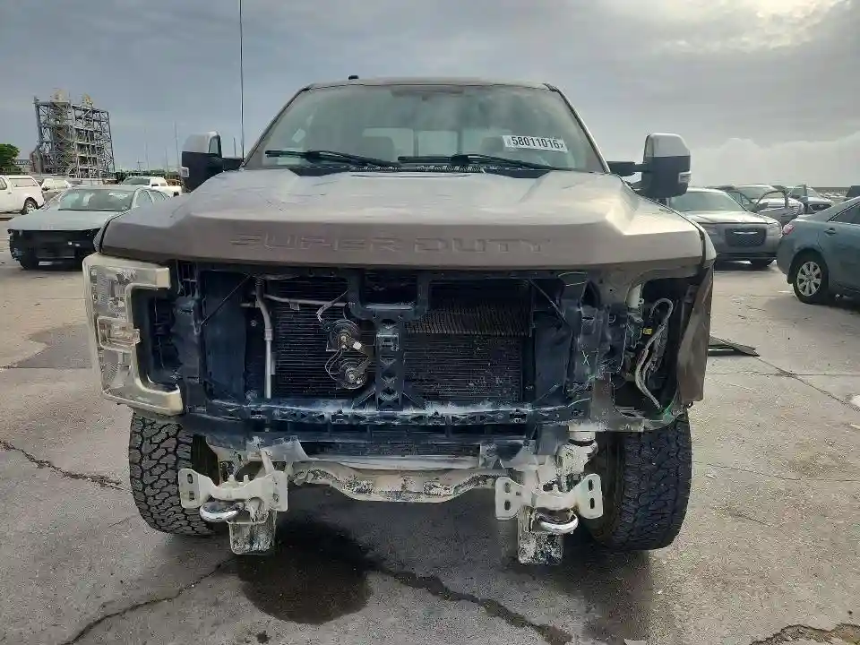 1FT7W2B69HEF37054 2017 FORD F250-4