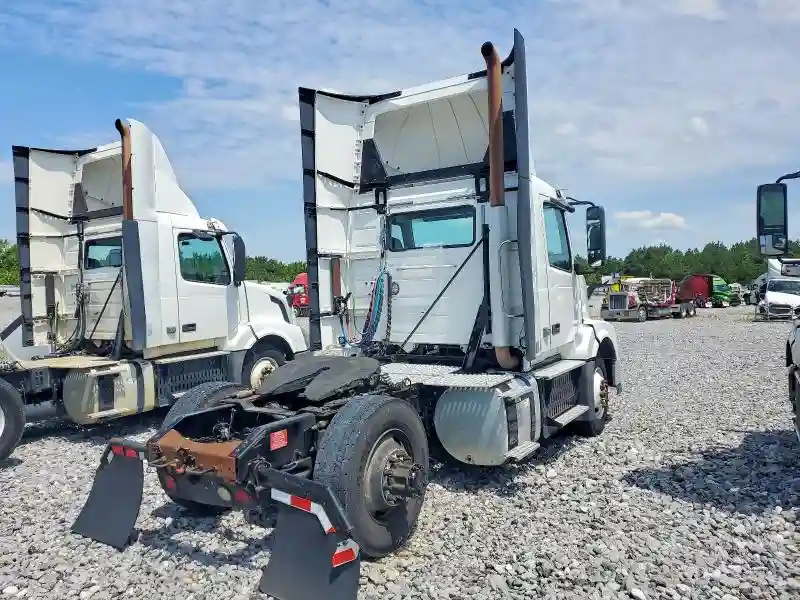 4V4N39TG5HN988017 2017 VOLVO ALL MODELS-3
