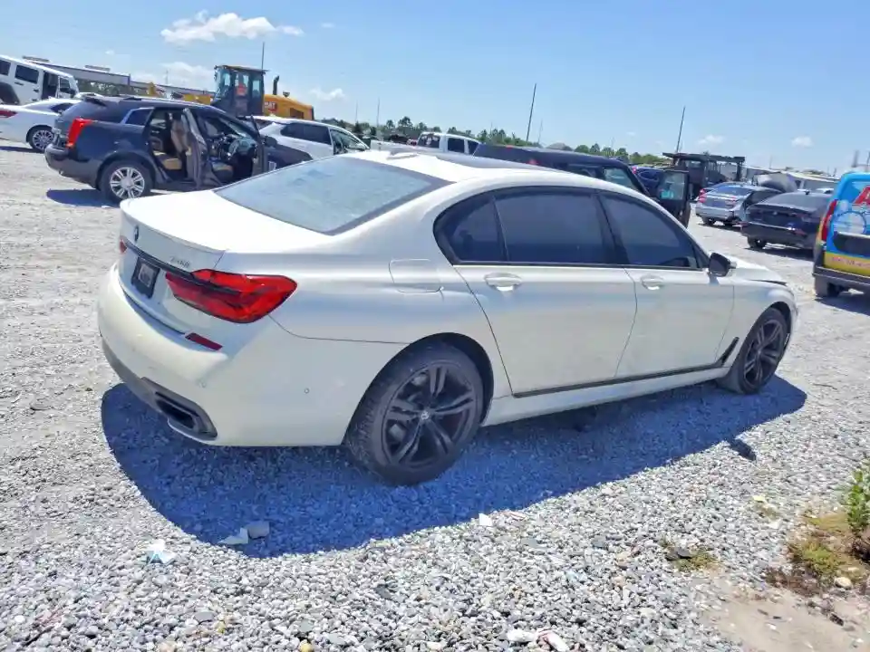 WBA7E2C53JG741932 2018 BMW 7 SERIES-2