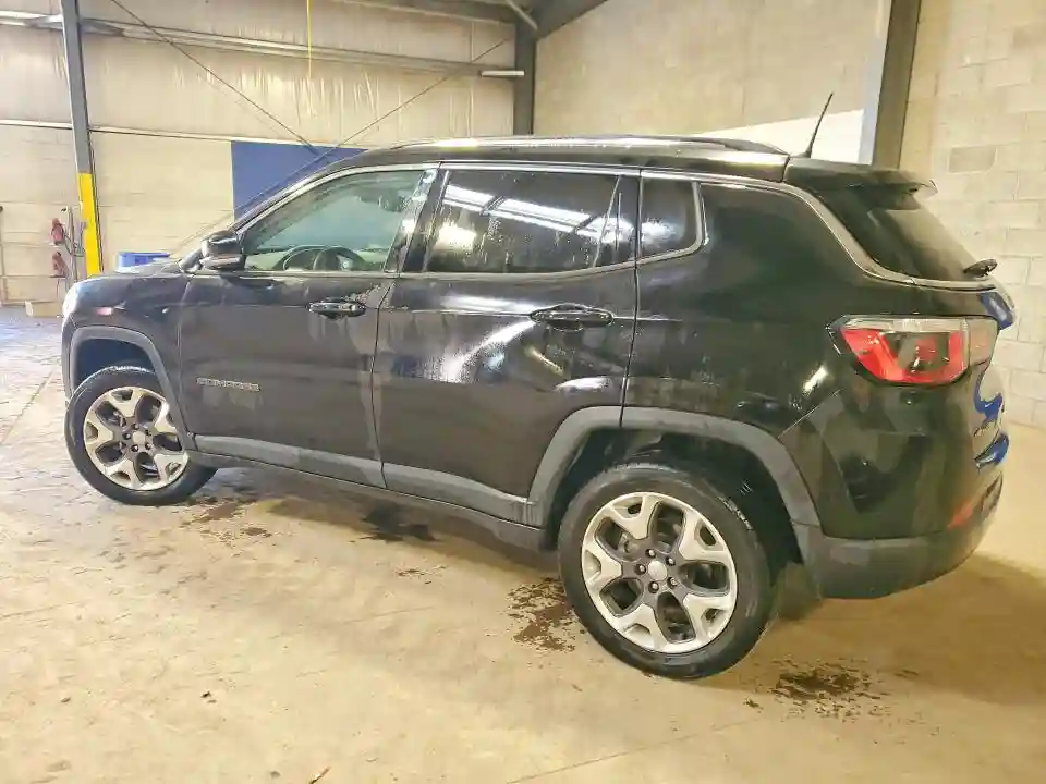 3C4NJDCB6JT113379 2018 JEEP COMPASS-1