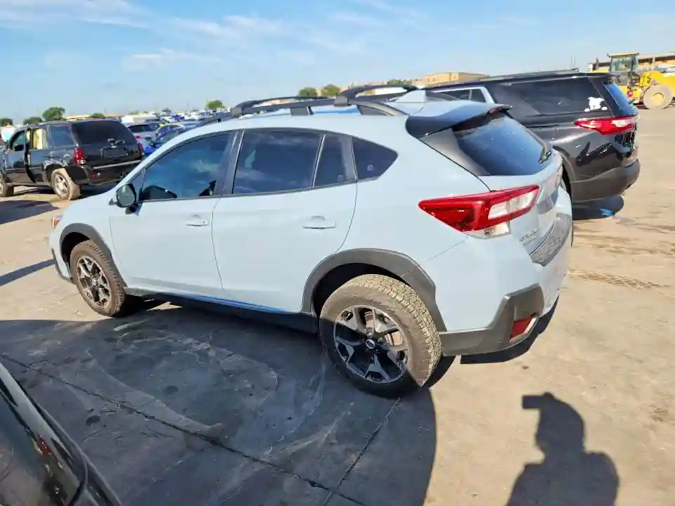 JF2GTABC7J8204088 2018 SUBARU CROSSTREK-1