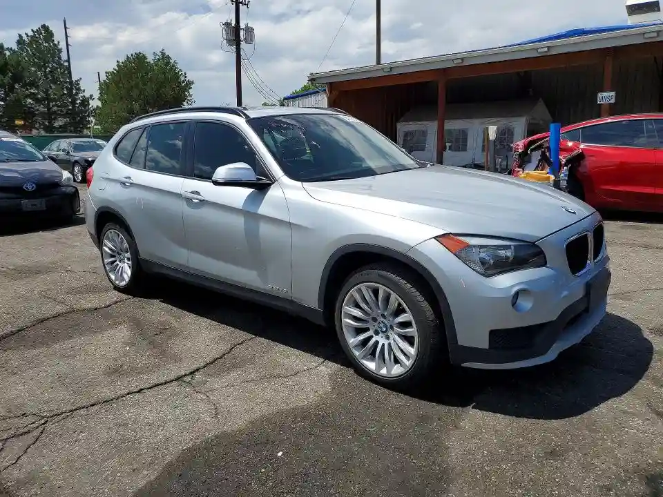 WBAVM1C5XFV497798 2015 BMW X1-3