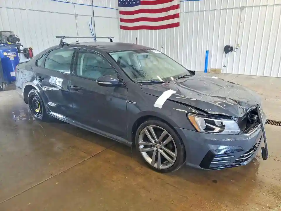 1VWAA7A39JC019534 2018 VOLKSWAGEN PASSAT-3