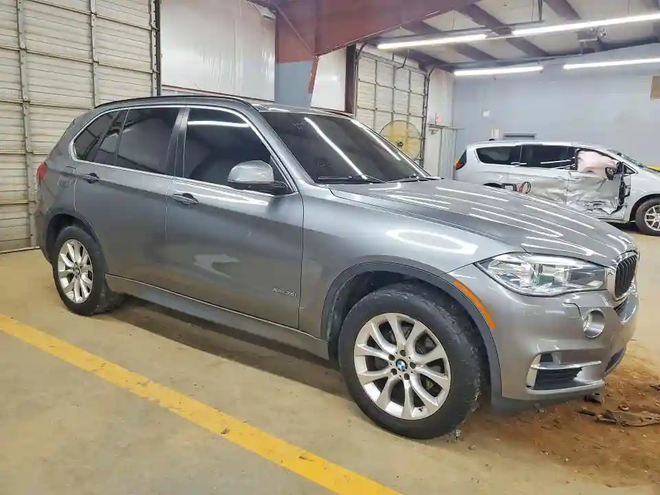 5UXKR0C5XG0P30464 2016 BMW X5-3