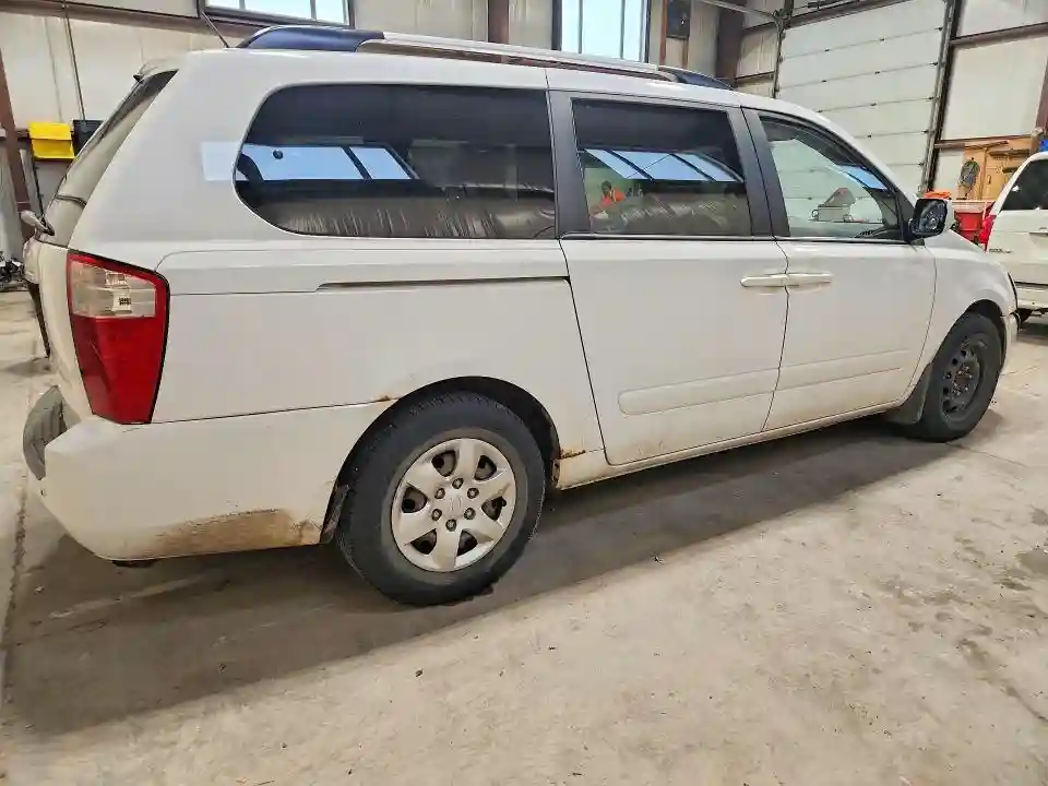 KNDMG4C36A6339399 2010 KIA SEDONA-2