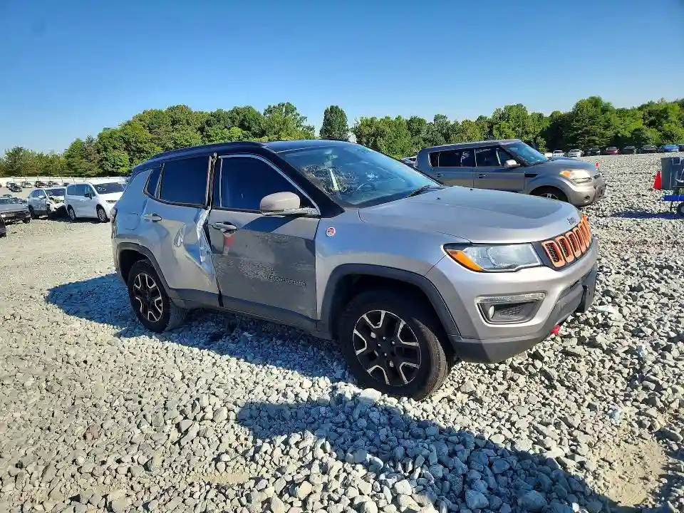 3C4NJDDB9LT221397 2020 JEEP COMPASS-3