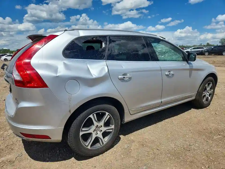YV4902DZ9E2556327 2014 VOLVO XC60-2