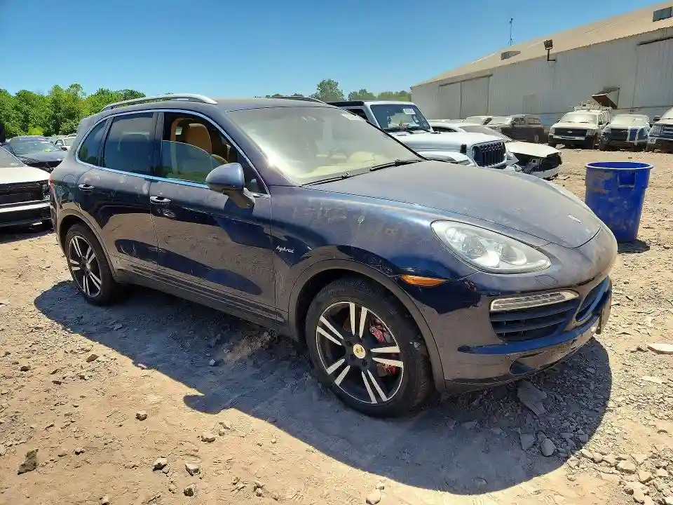 WP1AE2A25CLA90975 2012 PORSCHE CAYENNE-3