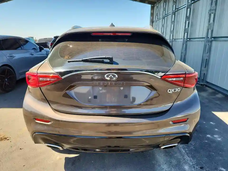 SJKCH5CP7HA031292 2017 INFINITI QX30-5