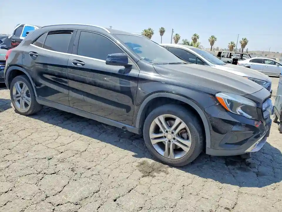 WDCTG4GB8HJ335921 2017 MERCEDES-BENZ GLA-CLASS-3