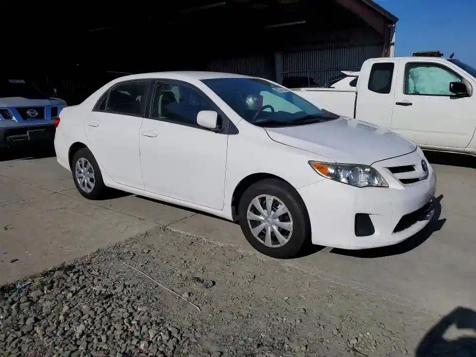 2T1BU4EE9BC585856 2011 TOYOTA COROLLA LE-3