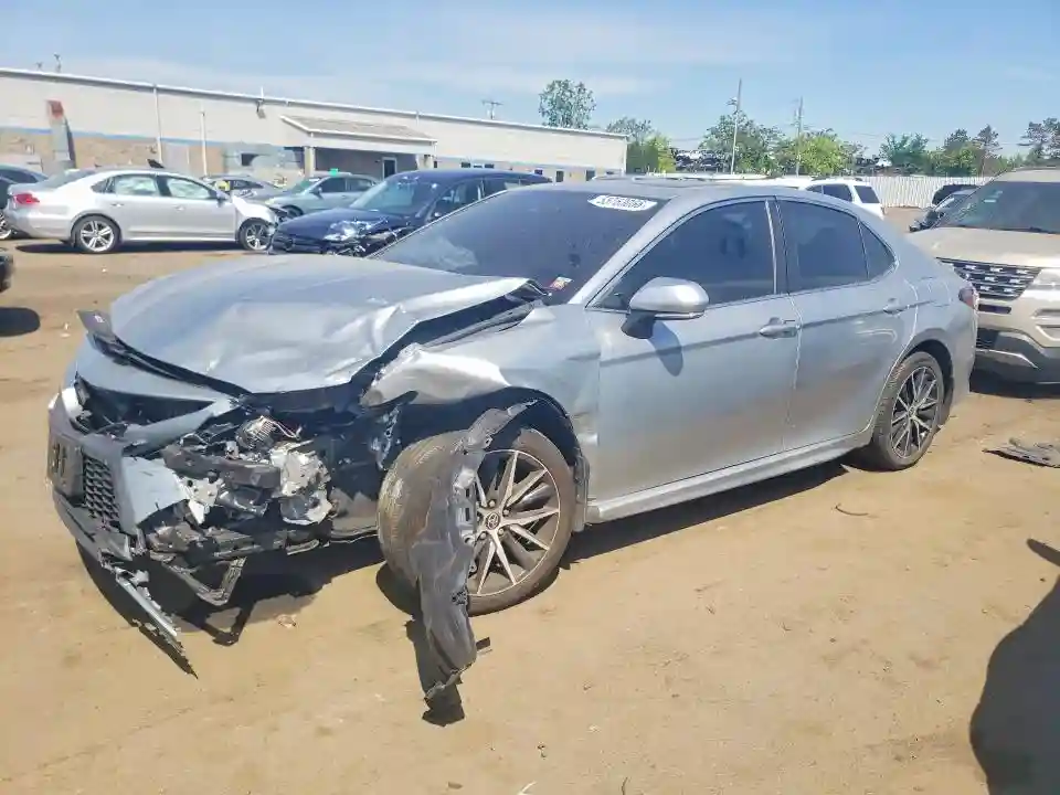 4T1T11AK9NU618686 2022 TOYOTA CAMRY-0