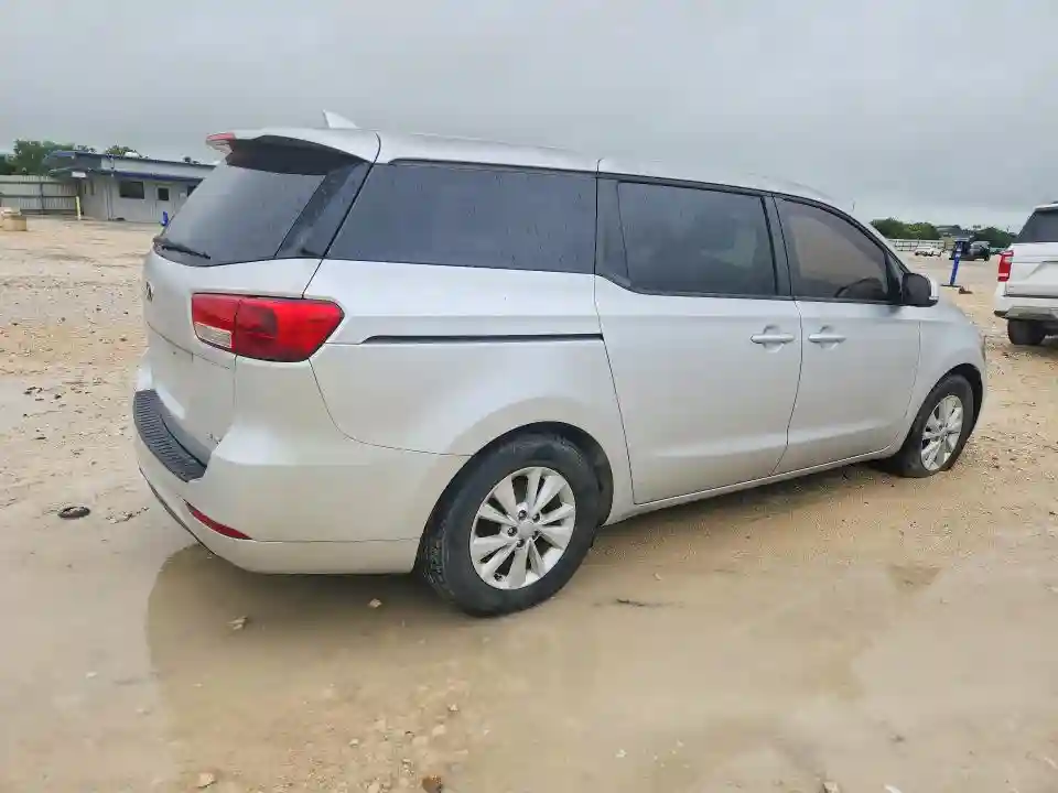 KNDMB5C17H6231340 2017 KIA SEDONA-2