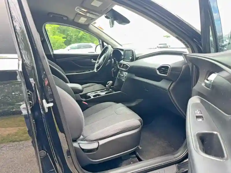 5NMS2CAD2KH065828 2019 HYUNDAI SANTA FE-4