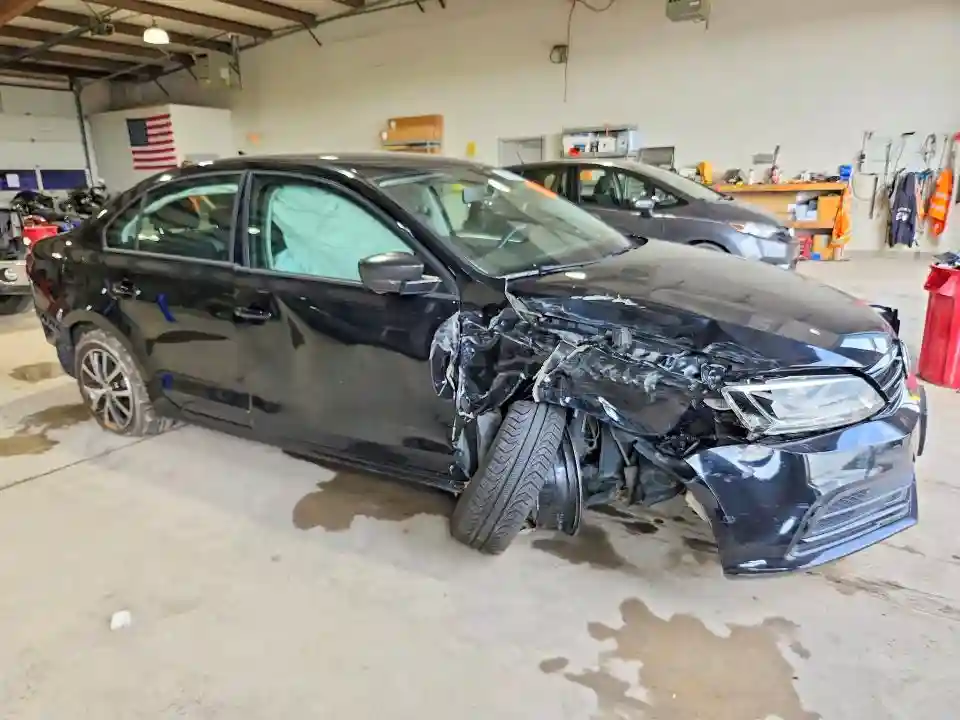 3VWB67AJ2GM264381 2016 VOLKSWAGEN JETTA-3