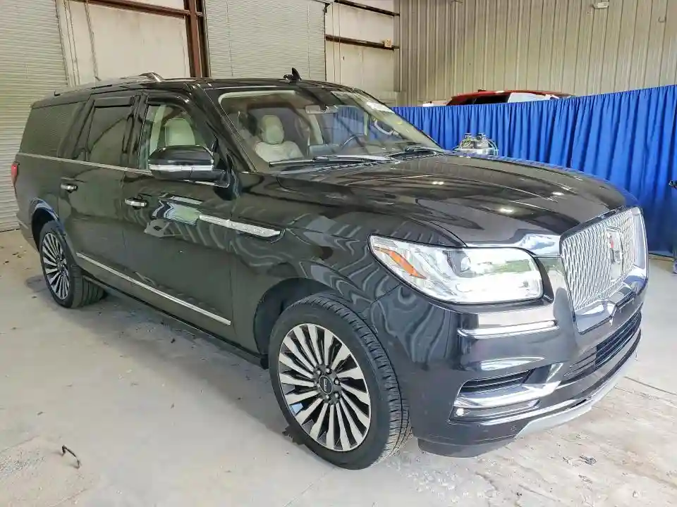 5LMJJ3LT5KEL11740 2019 LINCOLN NAVIGATOR-3