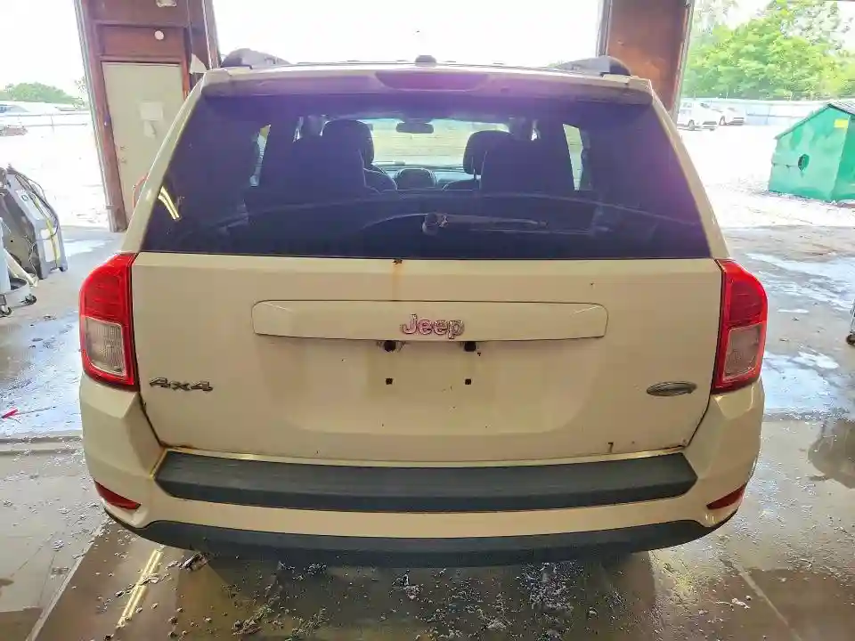 1J4NF1FB7BD180229 2011 JEEP COMPASS-5
