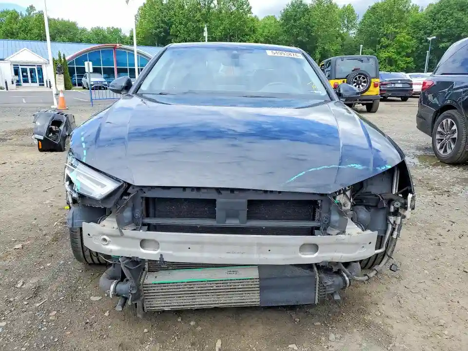 WAUENAF48JA060088 2018 AUDI A4-4