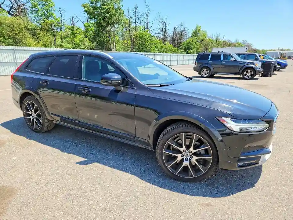 YV4A22NL4J1020533 2018 VOLVO V90-3
