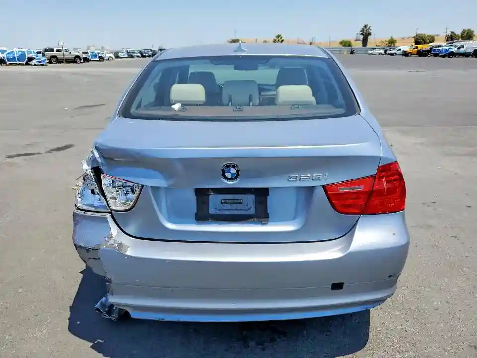WBAPK5G58BNN26547 2011 BMW 3 SERIES-5