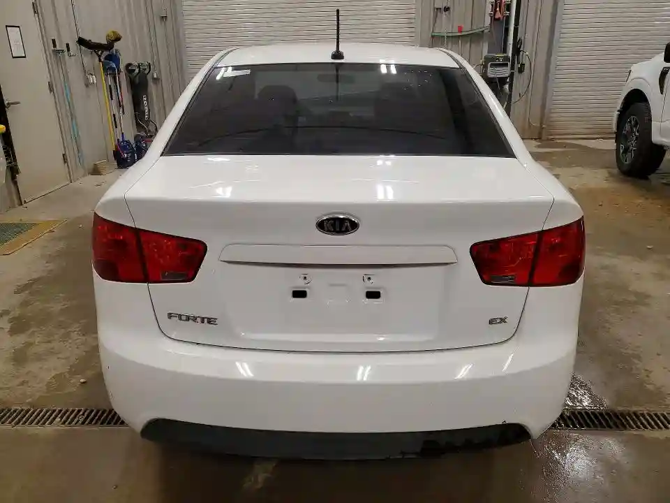 KNAFU4A23A5061849 2010 KIA FORTE-5