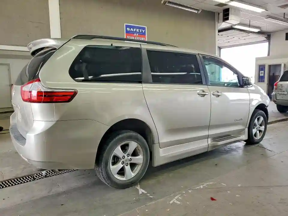 5TDKK3DC8FS627771 2015 TOYOTA SIENNA-2