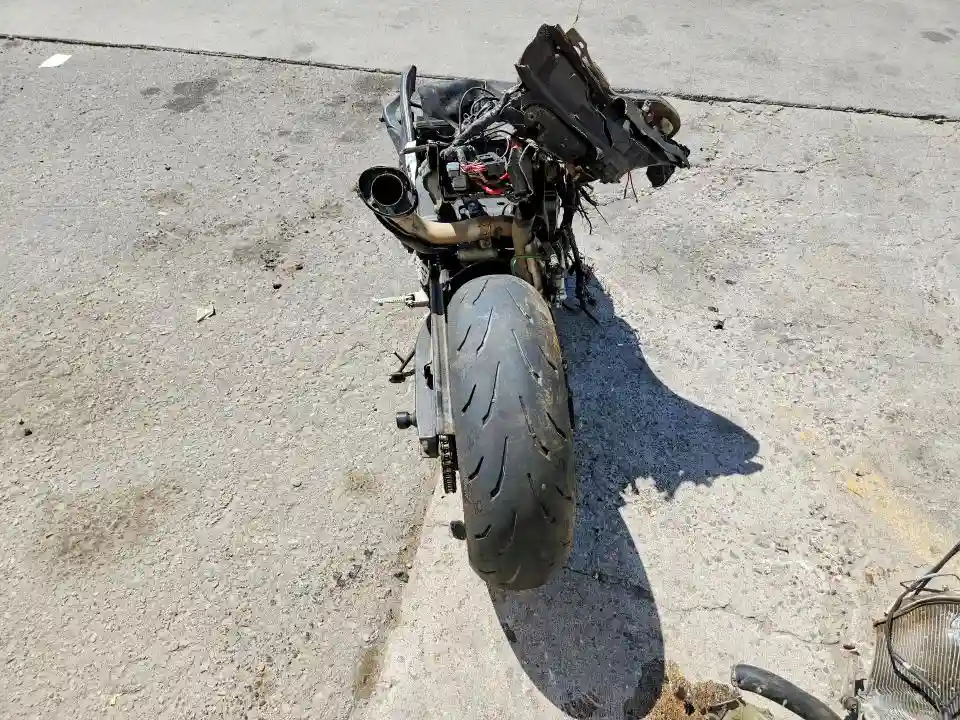 JYARN23E1AA007588 2010 YAMAHA YZF1000-3