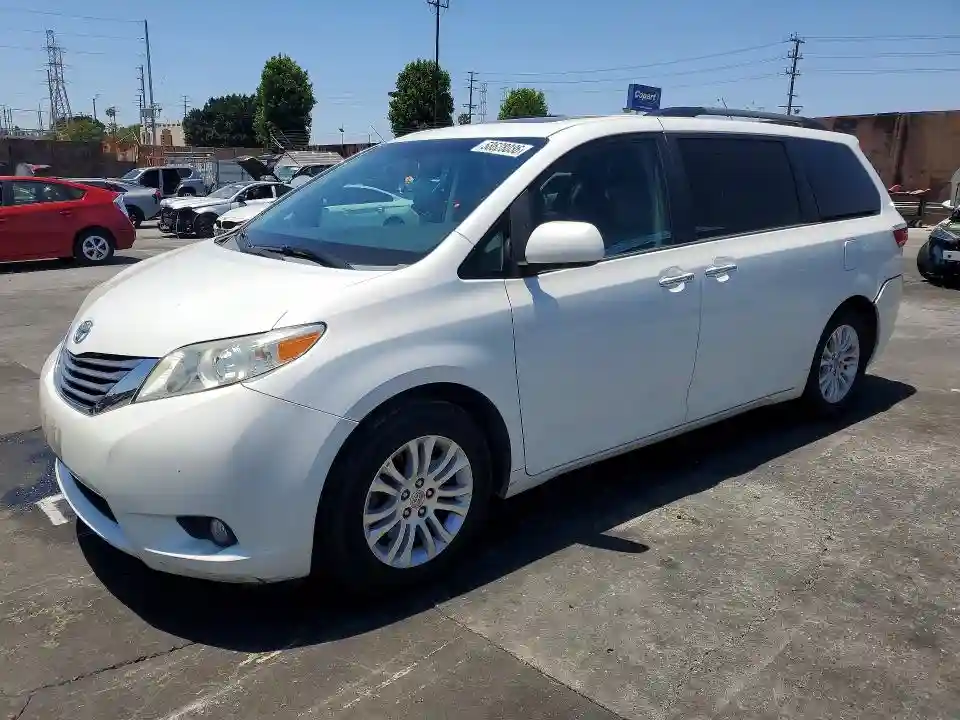 5TDYK3DC9FS541444 2015 TOYOTA SIENNA-0