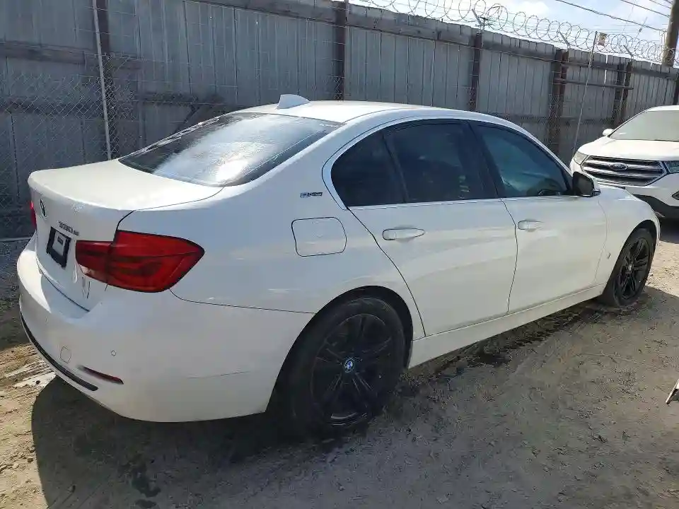 WBA8E1C32HA159282 2017 BMW 3 SERIES-2