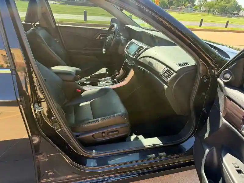 1HGCR3F95GA030921 2016 HONDA ACCORD-4