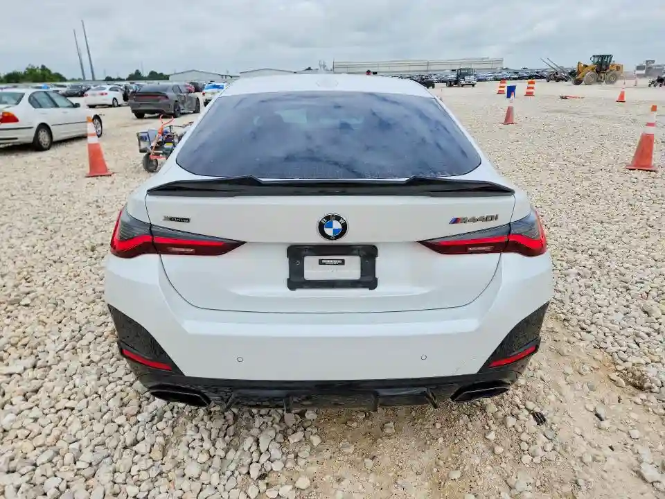 WBA13AW0XNFM45758 2022 BMW M4-5