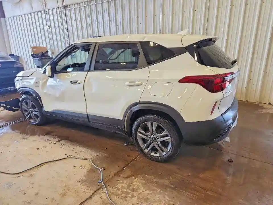 KNDEPCAAXP7438438 2023 KIA SELTOS-1