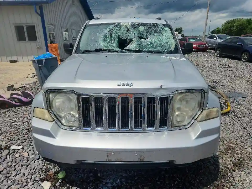 1J4PN5GK0BW581899 2011 JEEP LIBERTY-4