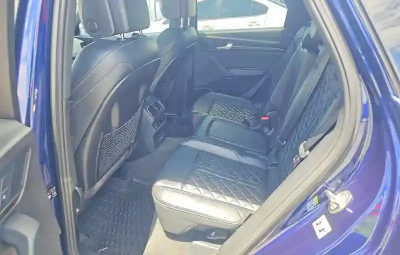 WA1C4AFY4J2088801 2018 AUDI SQ5-5