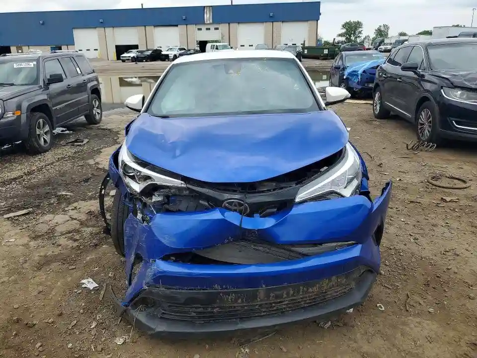 NMTKHMBX1JR062734 2018 TOYOTA C-HR-4