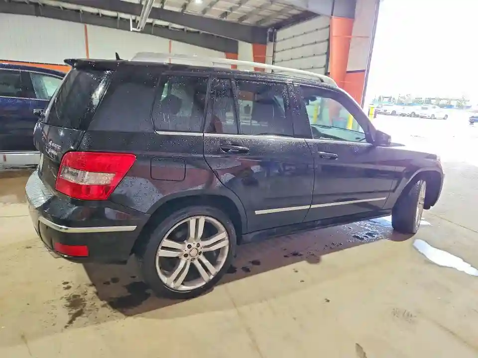 WDCGG8HB6BF604256 2011 MERCEDES-BENZ GLK-CLASS-2