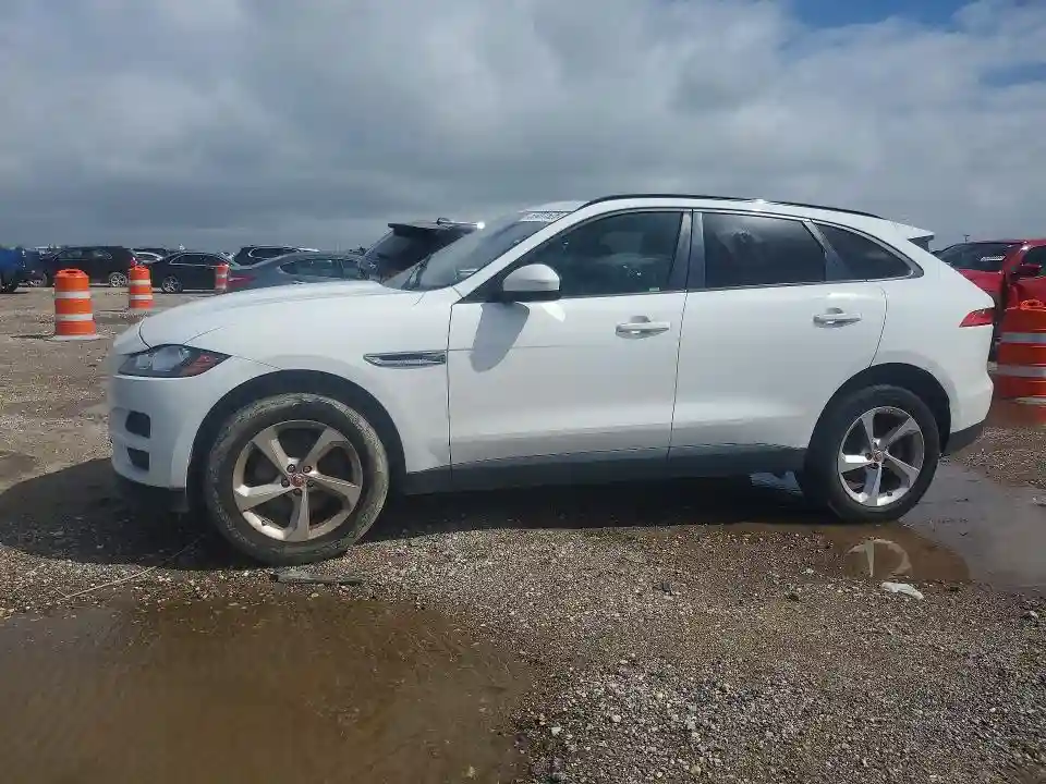 SADCJ2BV1HA074469 2017 JAGUAR F-PACE-0