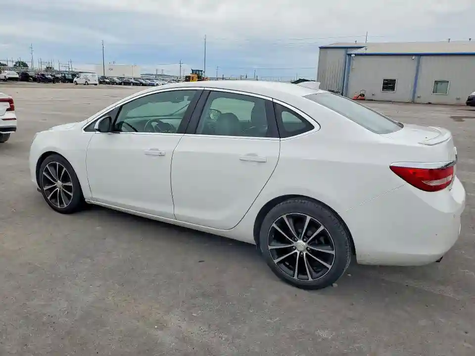1G4PR5SK7H4117042 2017 BUICK VERANO-1