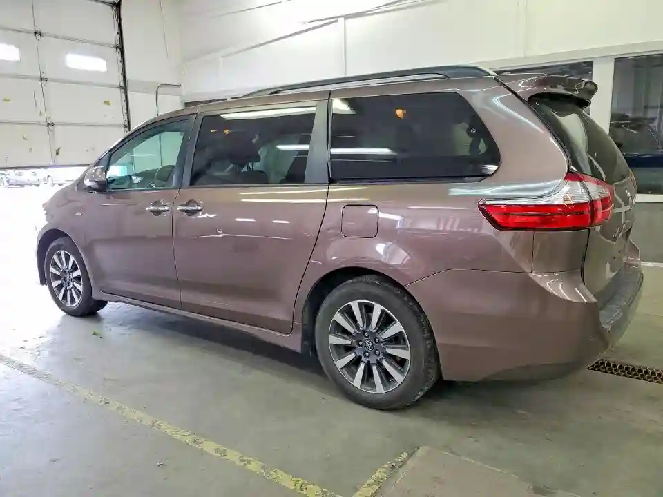 5TDDZ3DC9JS196287 2018 TOYOTA SIENNA-1