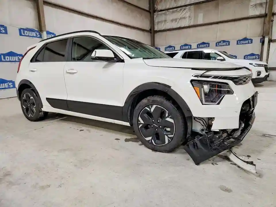 KNDCR3L14R5123311 2024 KIA NIRO-3