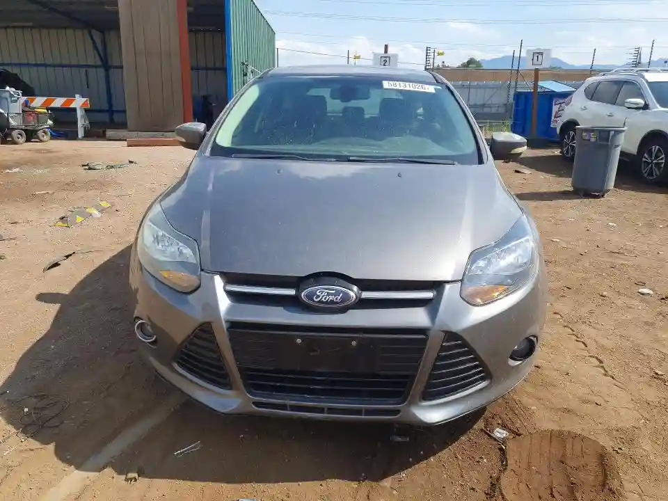 1FAHP3N23CL330122 2012 FORD FOCUS-4