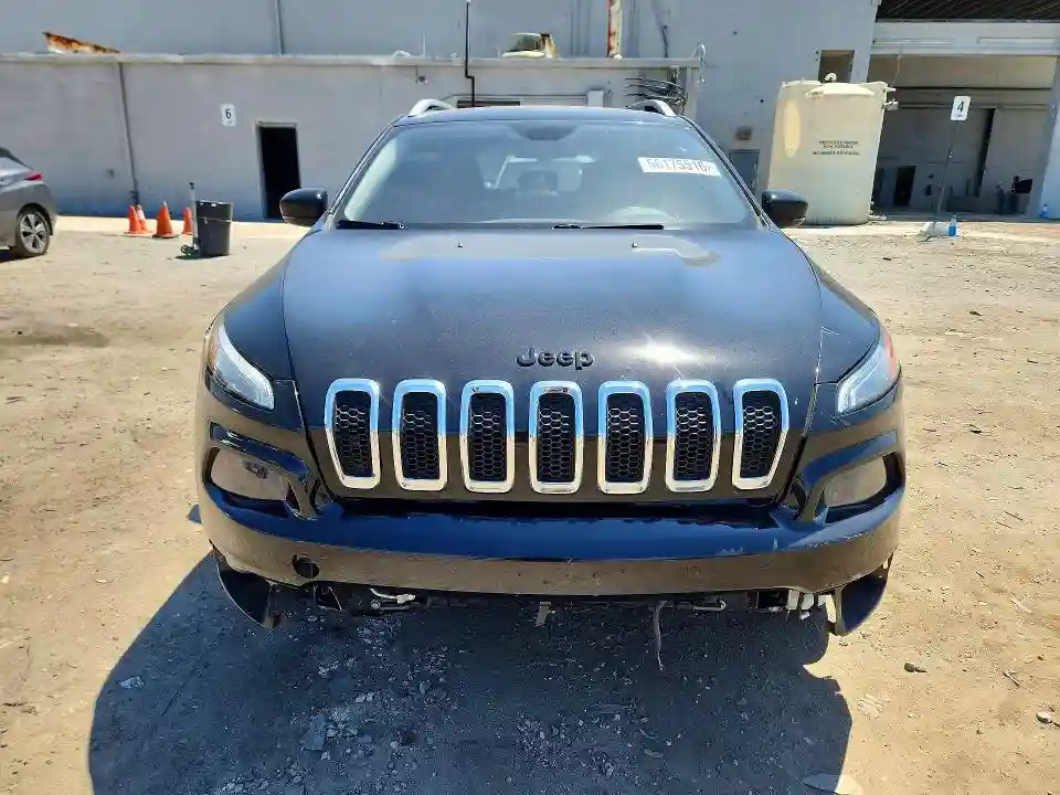 1C4PJLCB5HW540382 2017 JEEP GRAND CHEROKEE-4