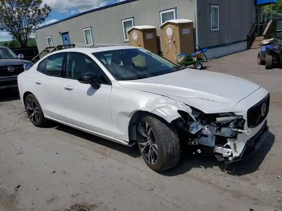 7JRL12TL3RG326554 2024 VOLVO S60-3