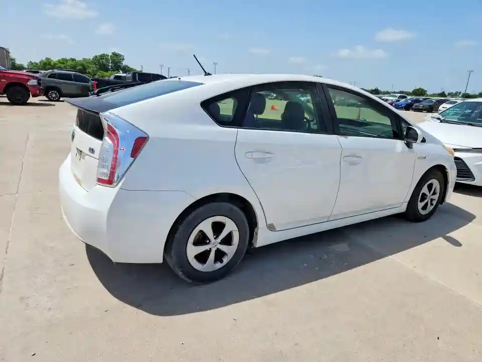 JTDKN3DU6C1582385 2012 TOYOTA PRIUS-2