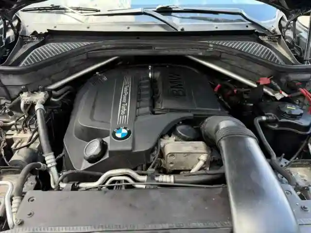 5UXKR0C56F0P00070 2015 BMW X5-4