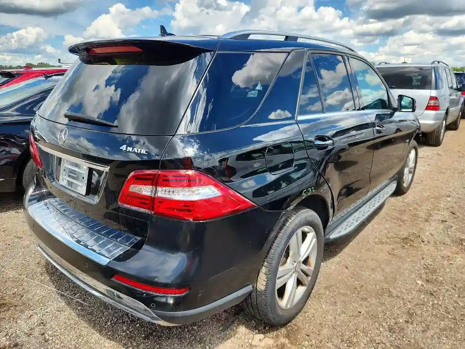 4JGDA5HB0CA010510 2012 MERCEDES-BENZ M-CLASS-2