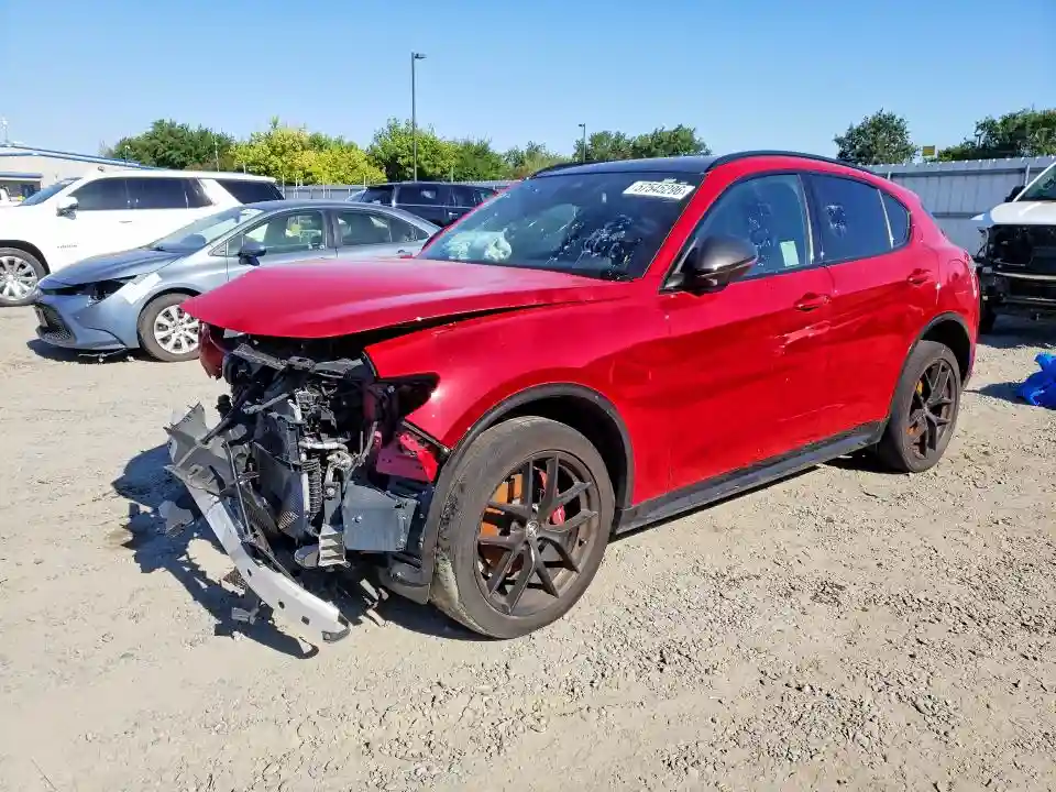 ZASPAKBN5M7D18815 2021 ALFA ROMEO STELVIO-0