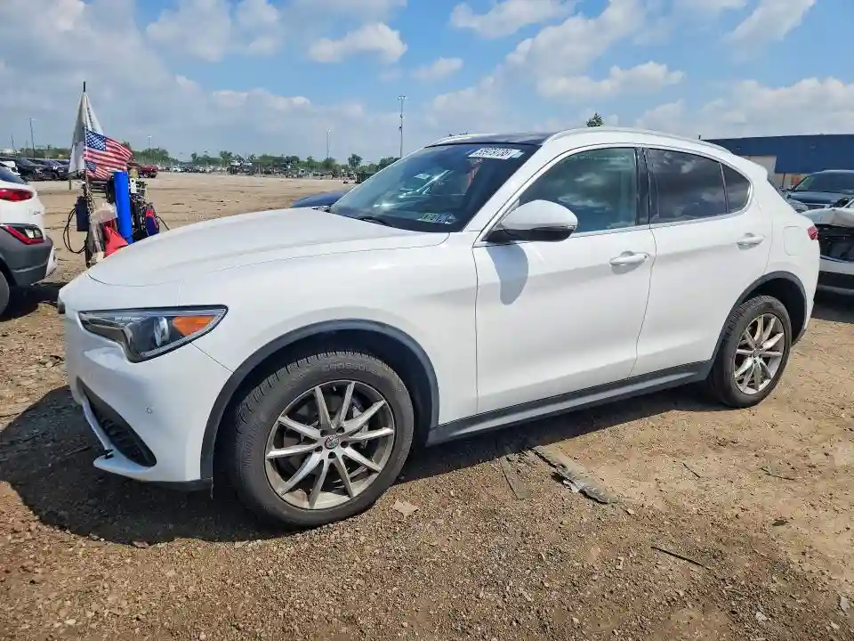 ZASFAKBN3J7B84443 2018 ALFA ROMEO STELVIO-0